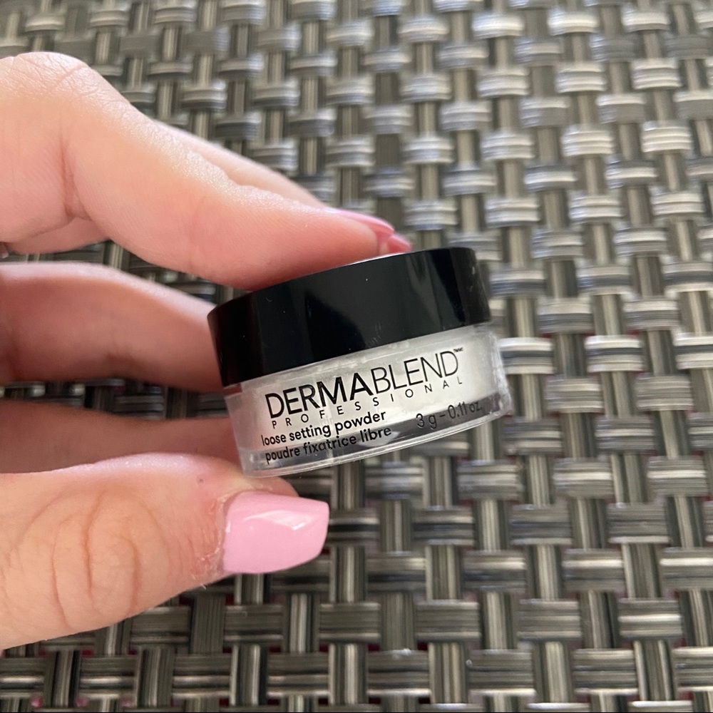 Dermablend loose setting powder